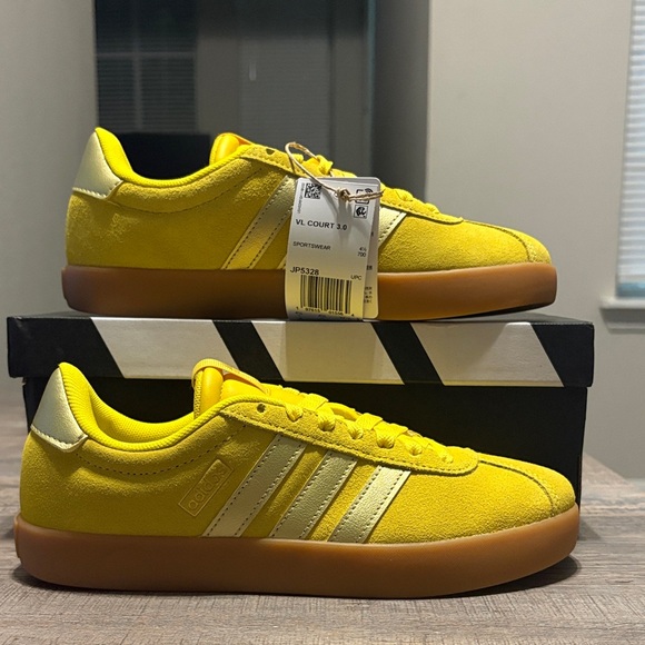 NWT Adidas Women's VL Court 3.0 'Yellow Gold Metallic' Shoes JP5328 - Picture 2 of 10